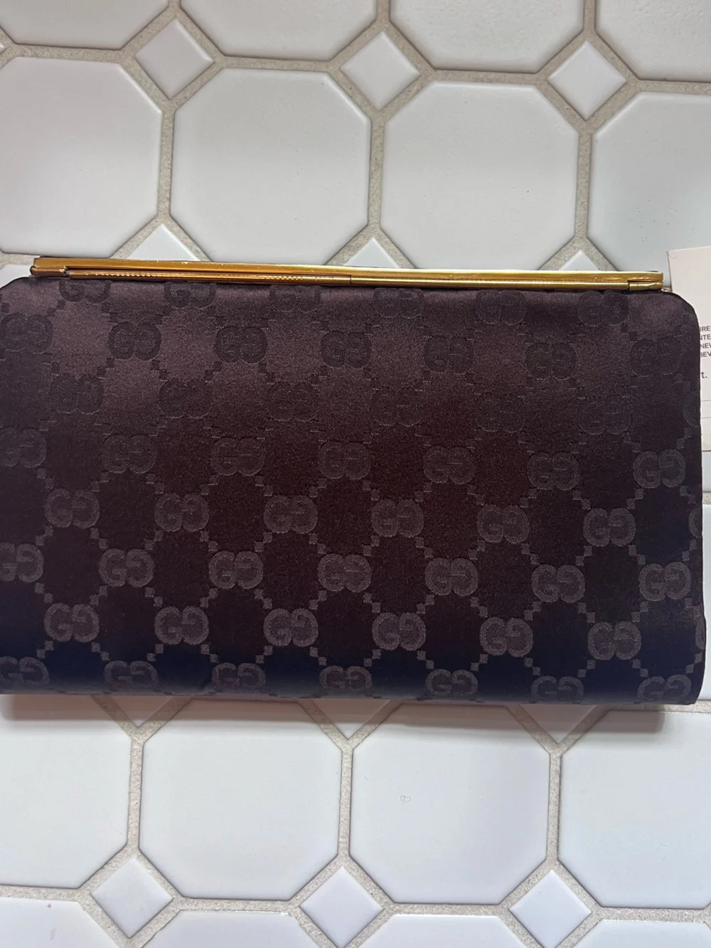 RARE vintage 1960s Gucci brown satin clutch 🤎